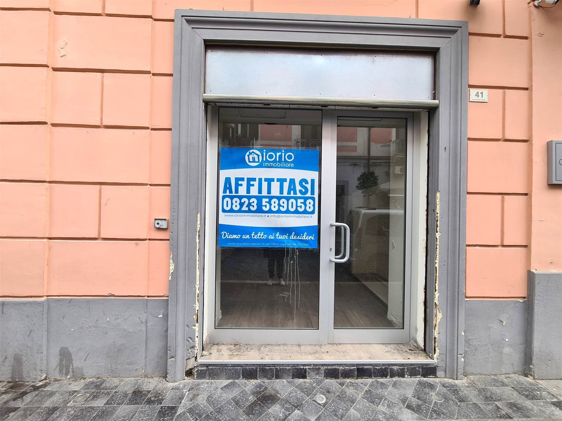 LOCALE COMMERCIALE IN ZONA DI ELEVATO TRANSITO!