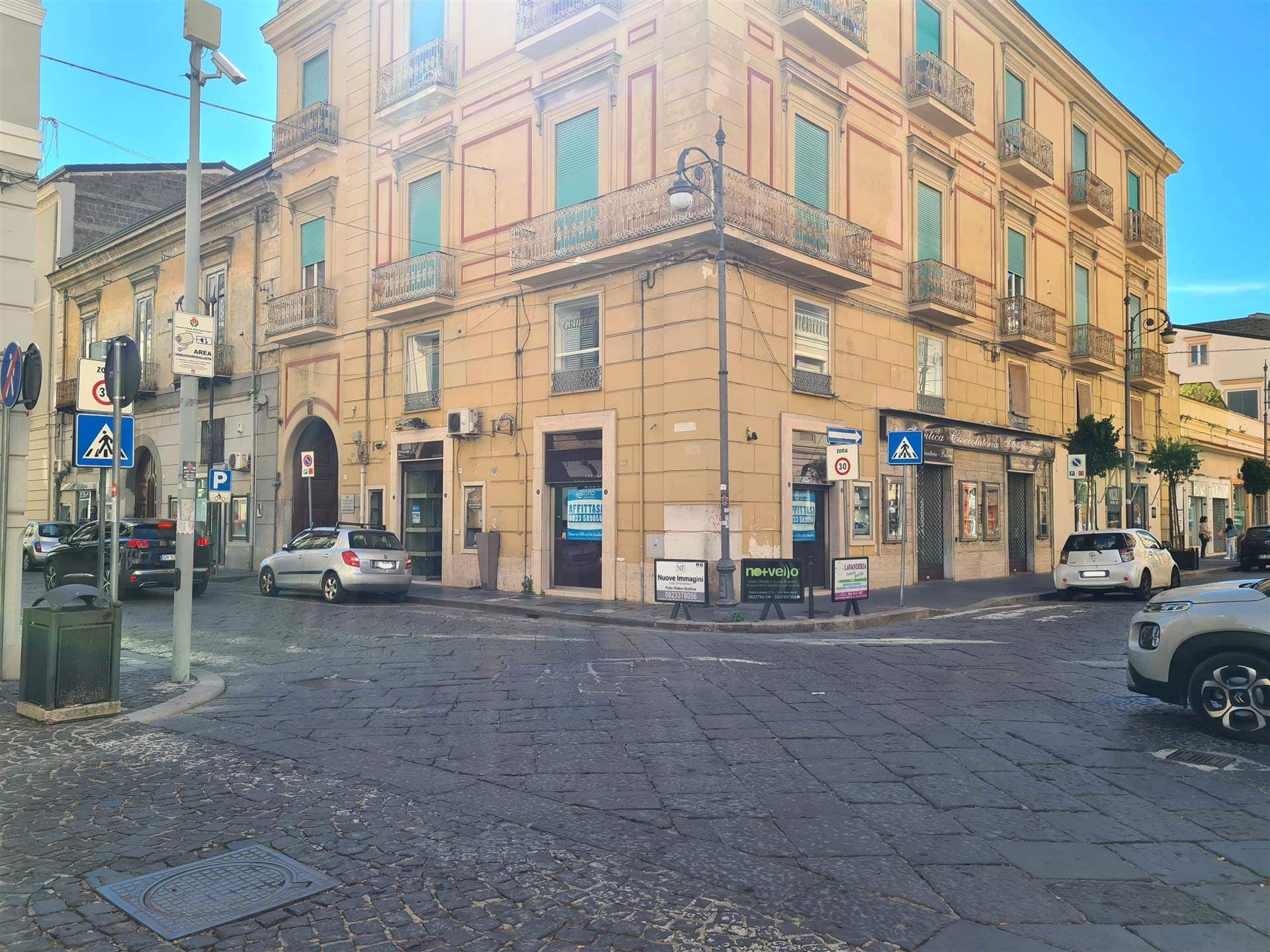PRESTIGIOSO LOCALE IN AFFITTO IN PIENO CENTRO!