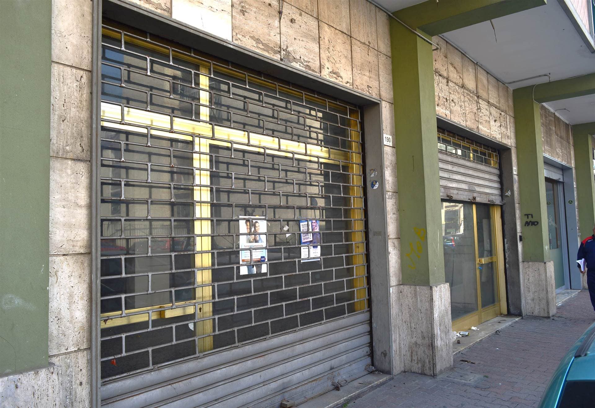 AMPIO LOCALE COMMERCIALE IN ZONA STRATEGICA!