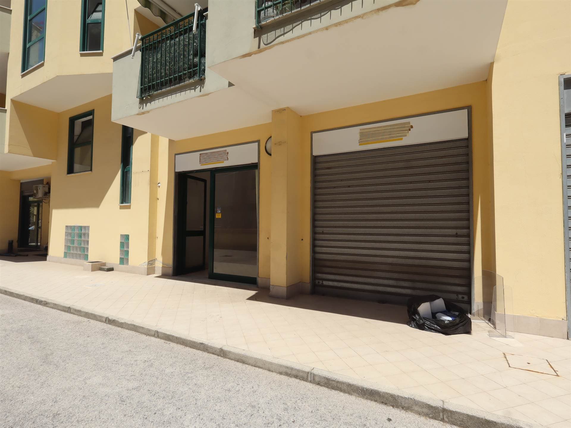 CENTRALISSIMO LOCALE COMMERCIALE IN FITTO!